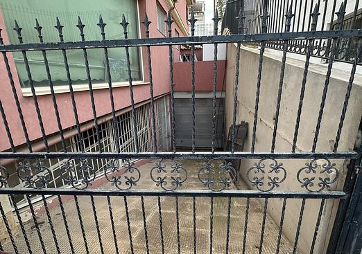 Commercial in San Miguel de Salinas