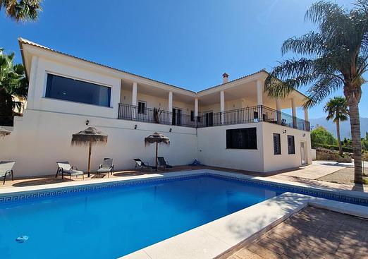 Villa in Periana