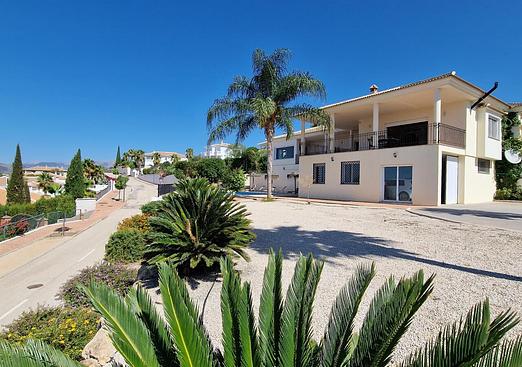 Villa in Periana