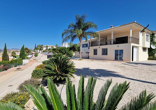 Villa in Periana