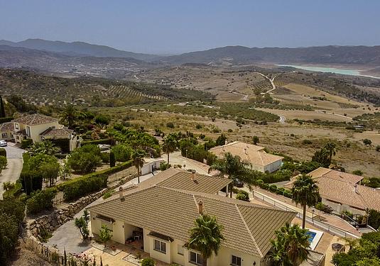 Villa in Periana