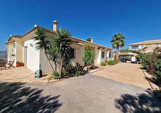 Villa in Periana
