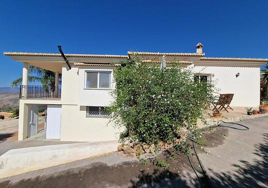 Villa in Periana