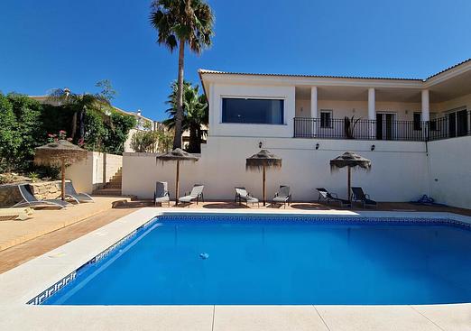 Villa in Periana