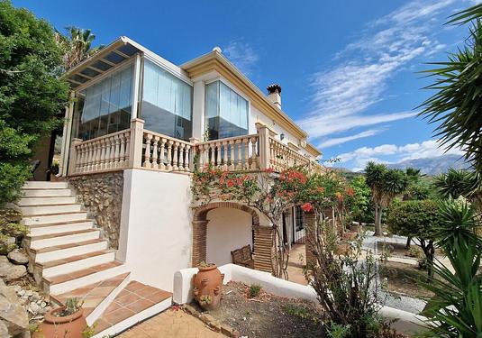 Villa in Periana