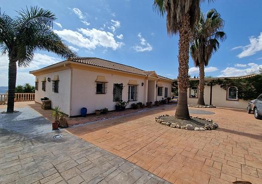 Villa in Periana
