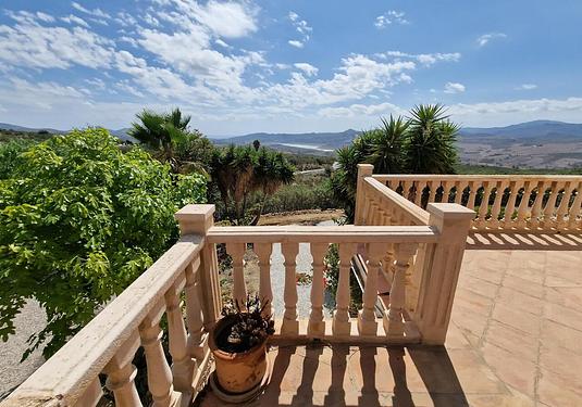 Villa in Periana