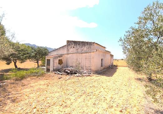 Country house in Yecla