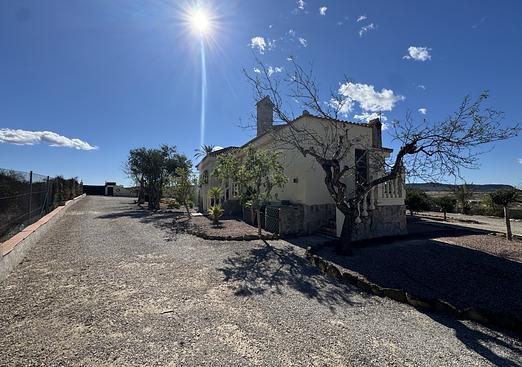 Country house in Torremendo