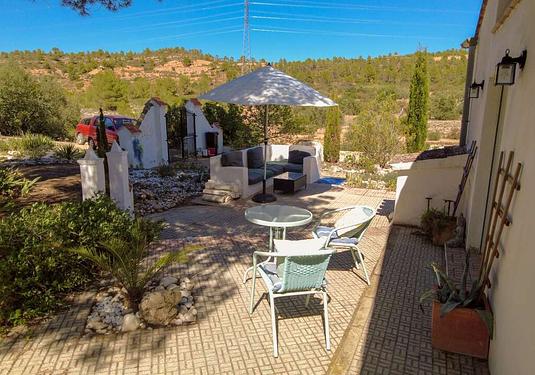 Country house in Ayora