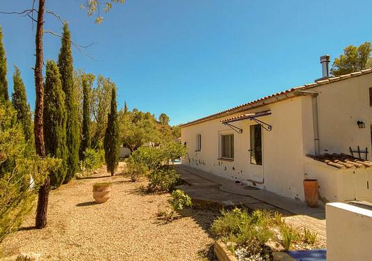 Country house in Ayora