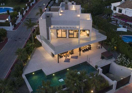Villa in Nueva Andalucía