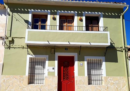 Town house in Raspay