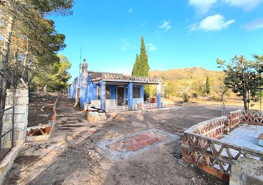 Country house in Yecla