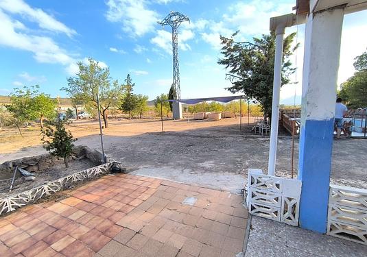 Country house in Yecla