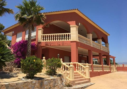 Villa in Alfas del Pi