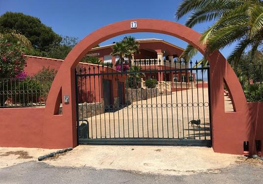 Villa in Alfas del Pi