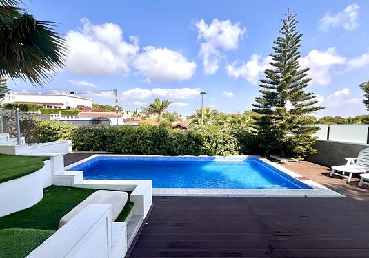 Villa in Los Balcones