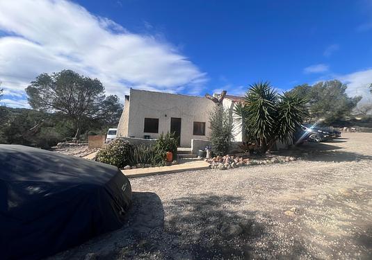 Country house in Torremendo