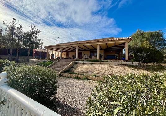 Country house in El Esparragal