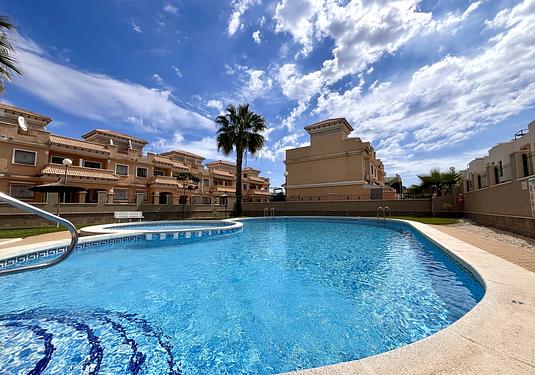 Town house in Villamartin