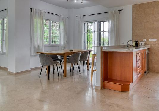 Villa in Lauro Golf