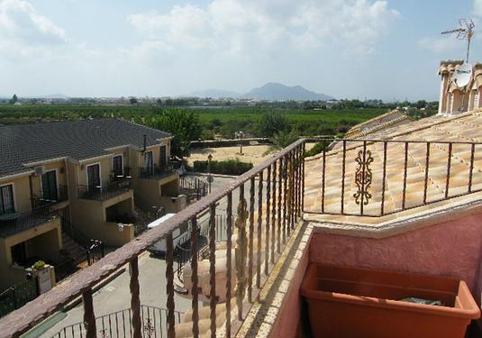 Town house in Daya Nueva