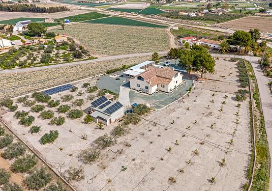 Country house in El Esparragal