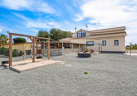 Country house in El Esparragal