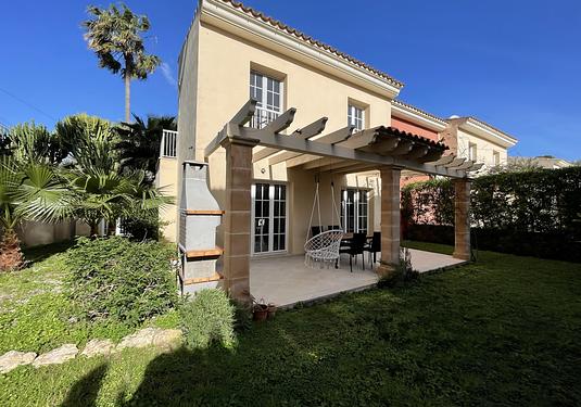 Town house in Cala Murada