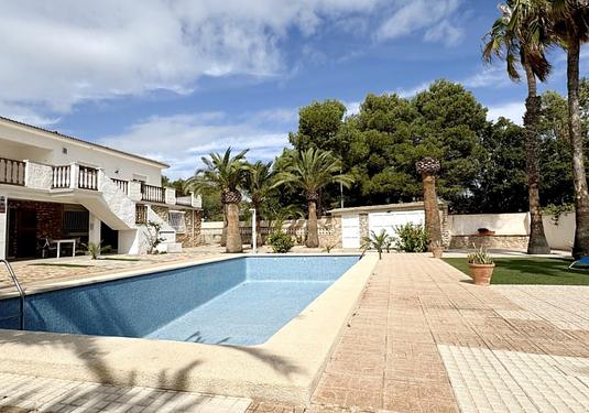 Villa in Orihuela Costa