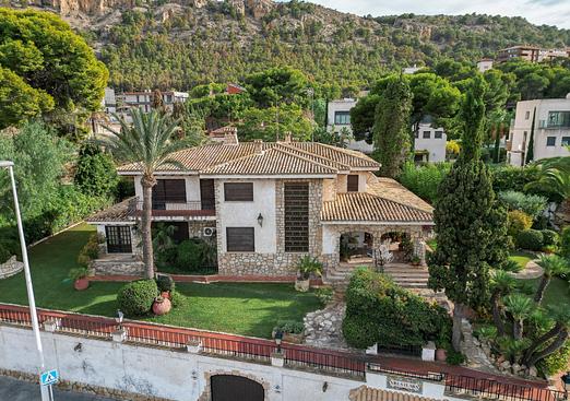 Villa in Alicante