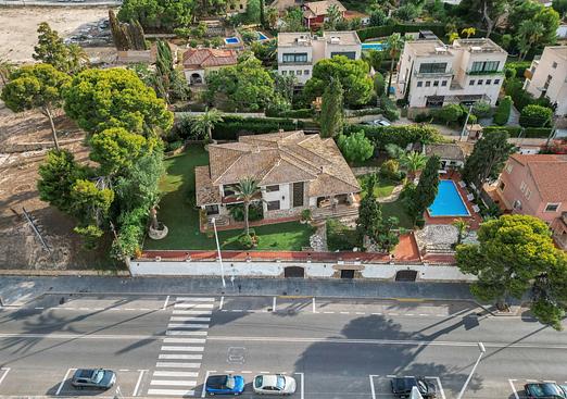 Villa in Alicante