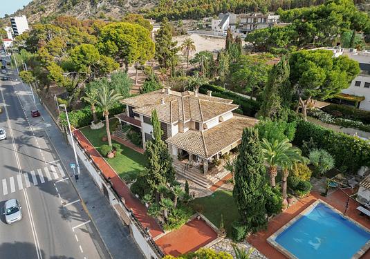 Villa in Alicante