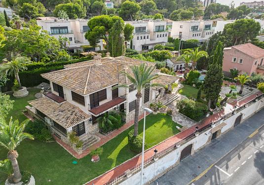 Villa in Alicante