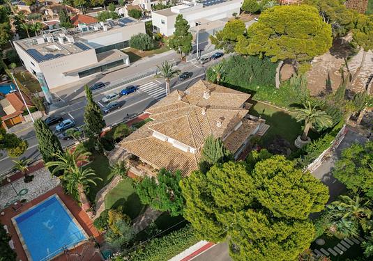 Villa in Alicante