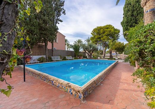 Villa in Alicante