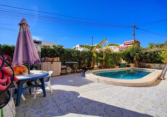 Town house in San Miguel de Salinas