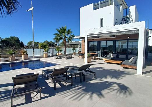 Villa in Algorfa