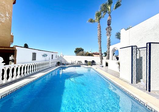 Villa in Villamartin