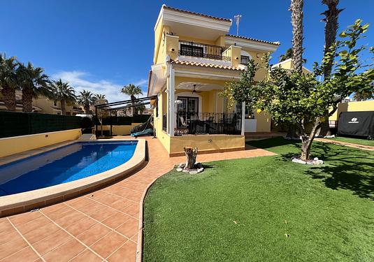 Villa in Orihuela Costa
