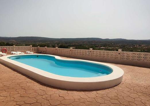 Commercial in Ayora