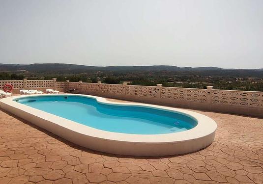 Commercial in Ayora