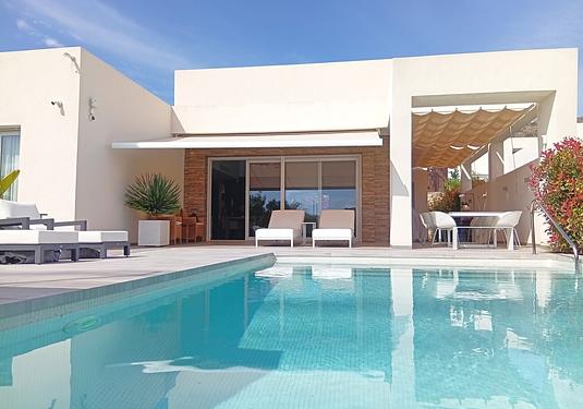 Villa in Algorfa