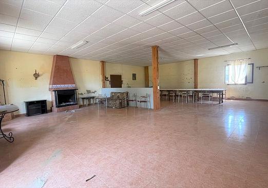 Commercial in Balsicas
