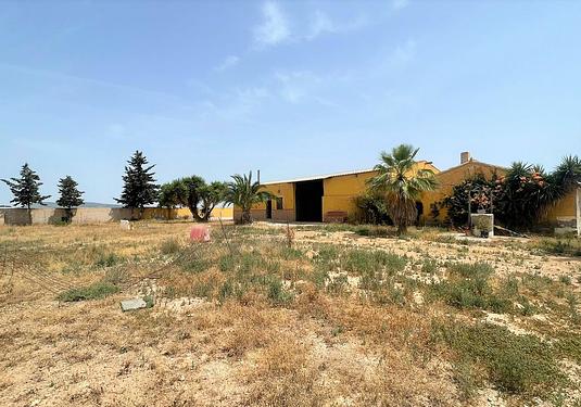 Commercial in Balsicas