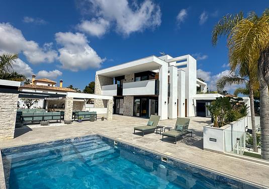 Villa in Orihuela Costa