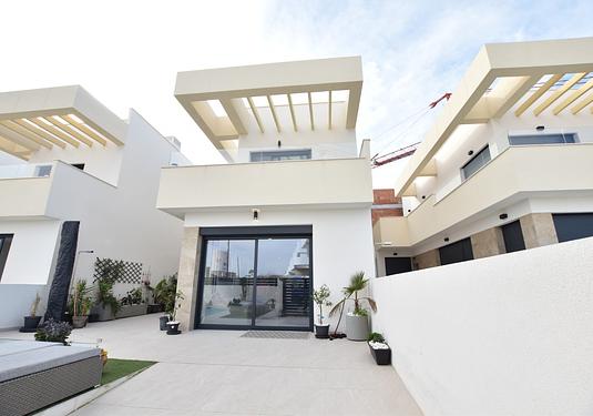 Villa in Los Montesinos