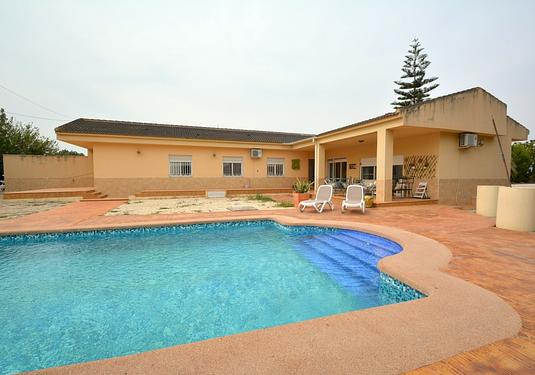 Country house in Almoradi