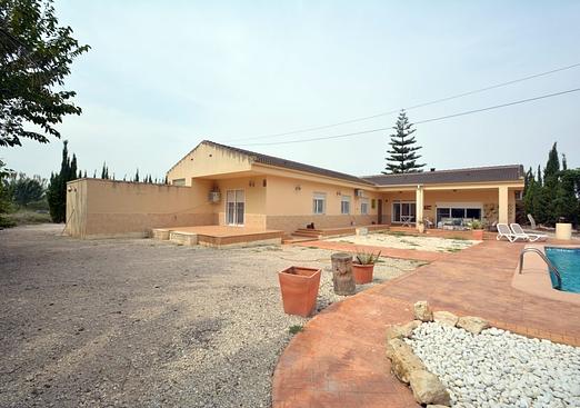 Country house in Almoradi